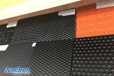 AOCHEN-kumimatto: Suojaa arvokkaiden täysiveristen kilpahevosten turvallisuut...